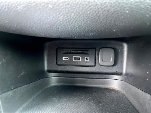 Used 2019 Chevrolet Equinox LT FWD image 16