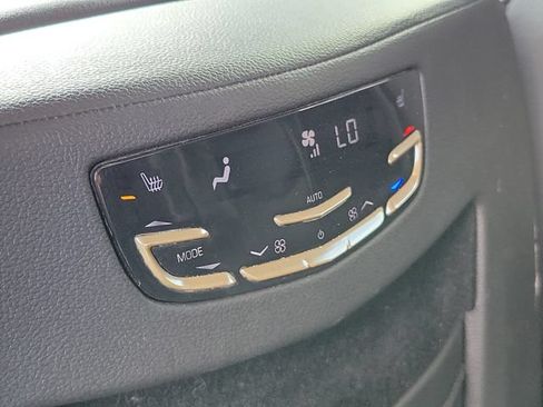 Used 2020 Cadillac Escalade Luxury AWD/4WD image 15