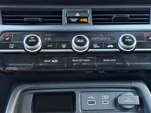 Used 2025 Honda Pilot EX-L image 23