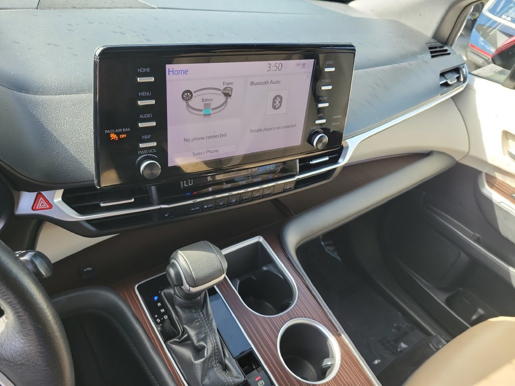 Certified 2021 Toyota Sienna XLE FWD image 14
