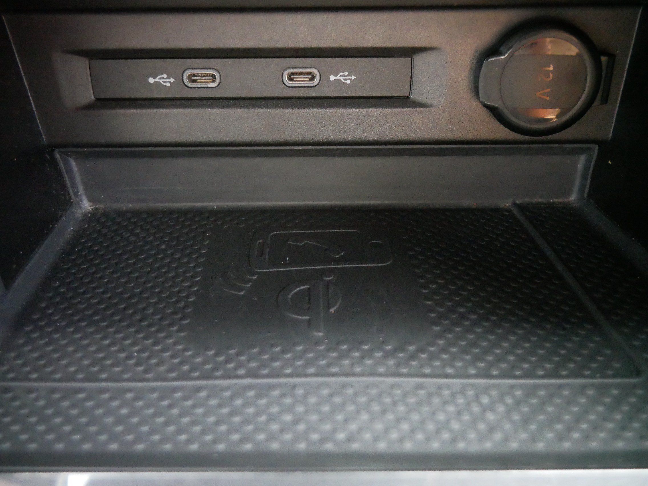 Used 2022 Volkswagen Tiguan SE w/ Panoramic Sunroof Package AWD/4WD image 28