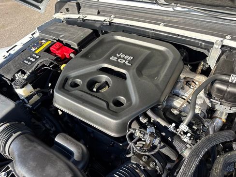 Used 2022 Jeep Wrangler Unlimited Sahara image 29