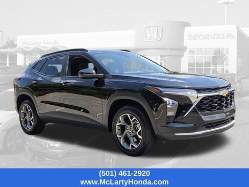 Used 2024 Chevrolet Trax LT FWD image 4