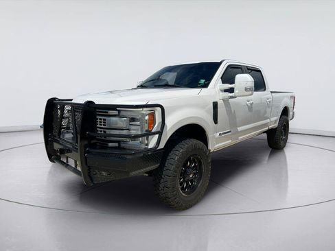 Used 2019 Ford F250 Platinum w/ Platinum Ultimate Package AWD/4WD image 4