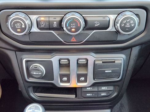 Used 2020 Jeep Wrangler Sport AWD/4WD image 25