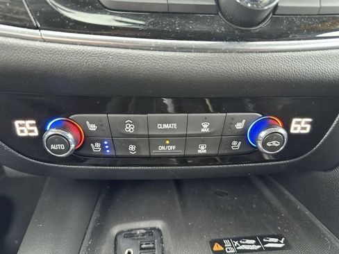 Used 2020 Buick Enclave Avenir w/ Avenir Technology Package FWD image 19