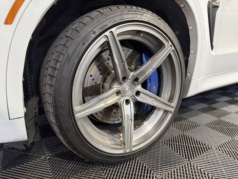 Used 2015 BMW X5 M image 8