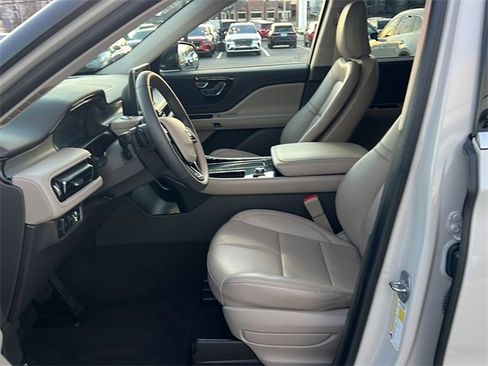 Certified 2023 Lincoln Aviator AWD w/ Premium Package image 12
