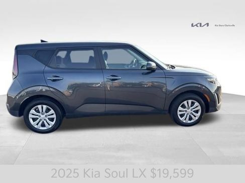 Certified 2025 Kia Soul LX FWD image 9