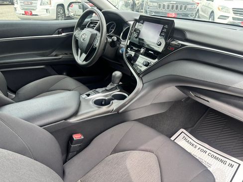 Used 2021 Toyota Camry LE FWD image 32