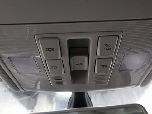 Used 2021 Volkswagen Jetta SE w/ SE Cold Weather Package image 33