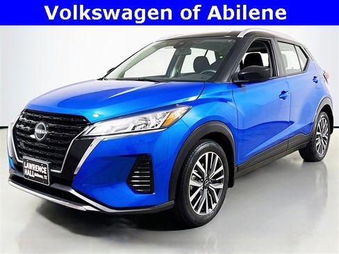 Used 2024 Nissan Kicks SV image 1