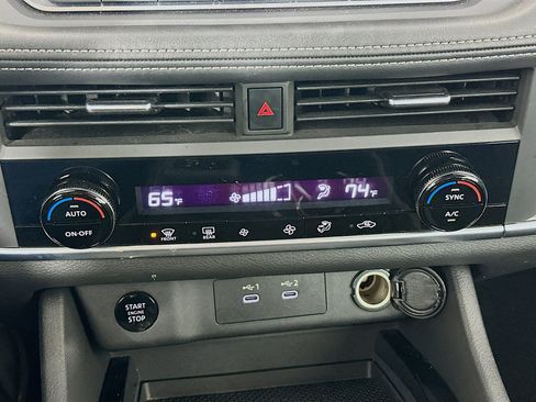 Used 2025 Nissan Rogue SV image 23