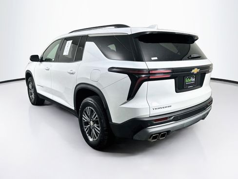 Used 2026 Chevrolet Traverse LT FWD image 5