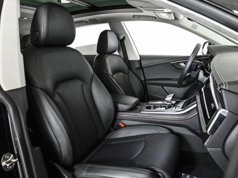 Certified 2023 Audi Q8 Prestige w/ Prestige Package image 21