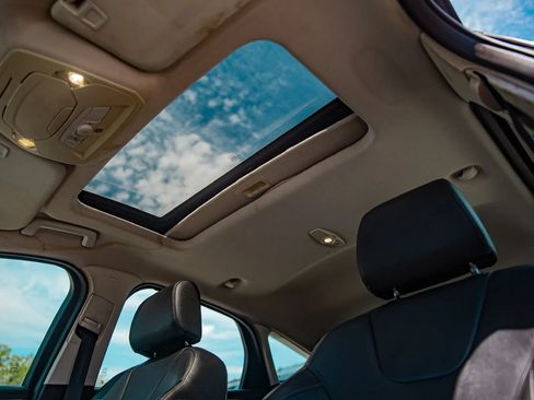 Used 2015 Ford Focus Titanium FWD image 7
