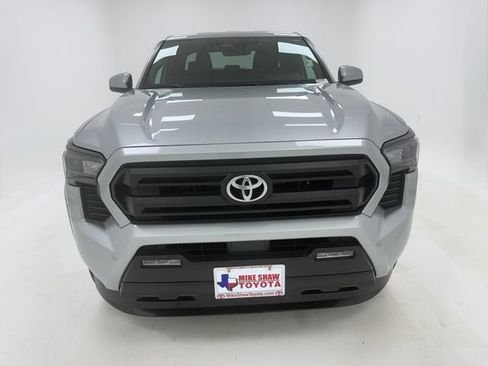 Used 2025 Toyota Tacoma SR5 AWD/4WD image 3