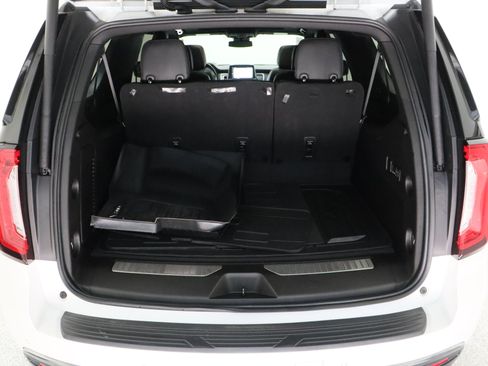 Used 2023 GMC Yukon XL AT4 w/ AT4 Premium Plus Package AWD/4WD image 38