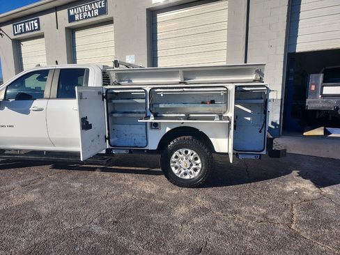 Used 2022 Chevrolet Silverado 2500 LT w/ Convenience Package image 6