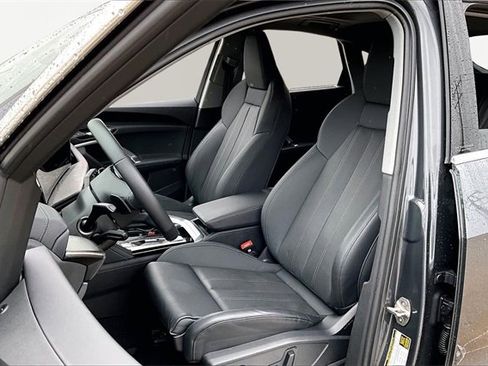 Used 2025 Audi Q5 Premium Plus w/ Premium Plus image 27