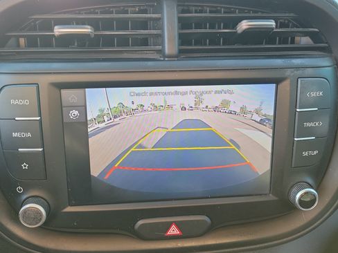 Used 2022 Kia Soul LX FWD image 24