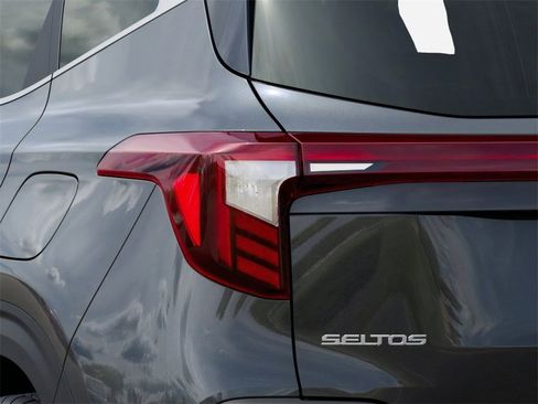 New 2026 Kia Seltos EX image 11