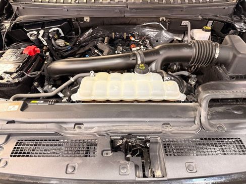 Used 2023 Ford Expedition Limited image 6