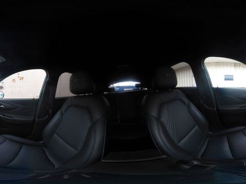 Used 2025 Buick Envista Sport Touring image 40