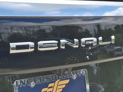 Used 2025 GMC Yukon Denali AWD/4WD image 32