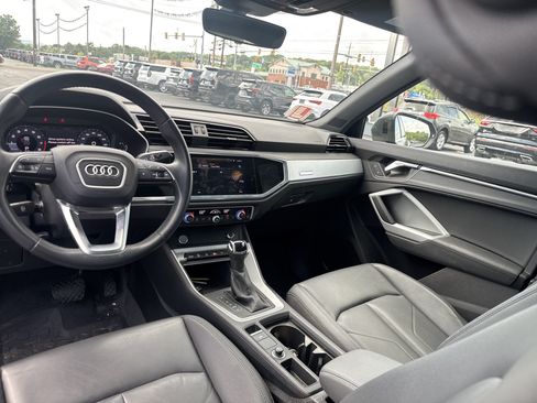 Used 2020 Audi Q3 2.0T Premium w/ Convenience Package AWD/4WD image 14