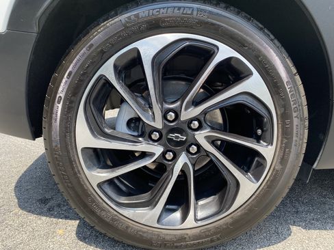 Used 2023 Chevrolet Bolt EUV Premier FWD image 40
