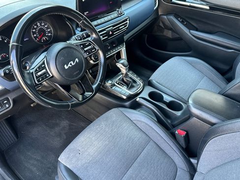 Used 2022 Kia Seltos S AWD/4WD image 11
