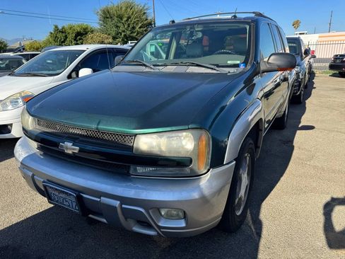 Used 2005 Chevrolet TrailBlazer LT image 2