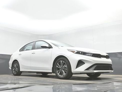 Used 2023 Kia Forte LXS w/ LXS Technology Package FWD image 38