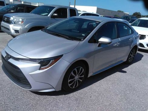Used 2024 Toyota Corolla LE FWD image 2
