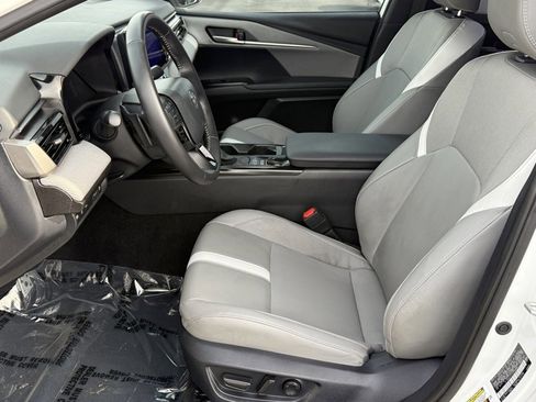 Certified 2025 Toyota Camry SE image 18