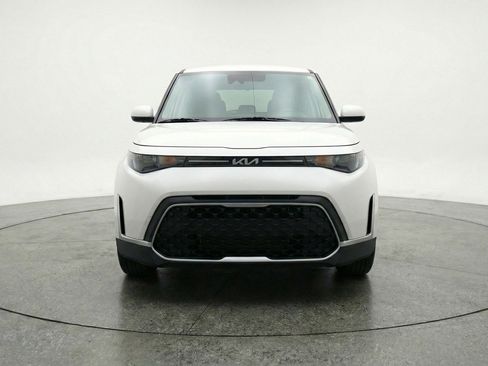 Used 2025 Kia Soul LX w/ LX Technology Package image 2