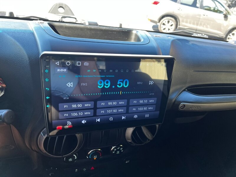 Used 2018 Jeep Wrangler Sport AWD/4WD image 28