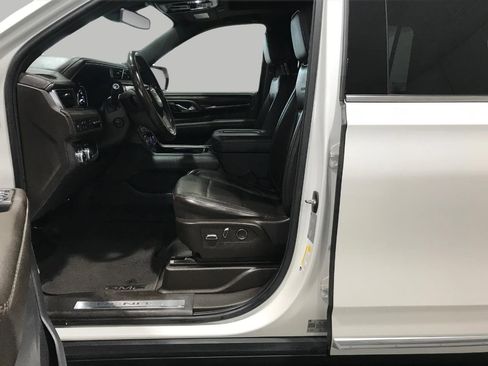 Used 2021 GMC Yukon XL Denali w/ LPO, Illumination Package image 9