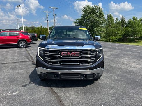 Used 2023 GMC Sierra 1500 SLT w/ SLT Convenience Package AWD/4WD image 2