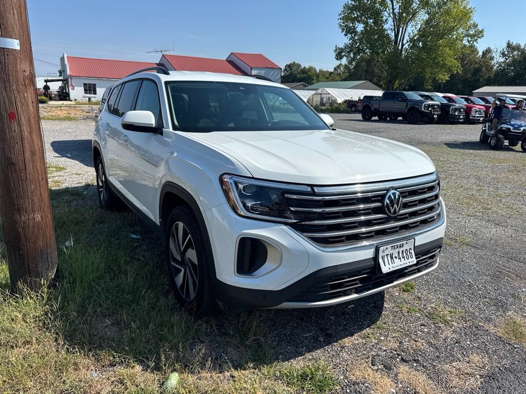 Used 2025 Volkswagen Atlas SE FWD image 2