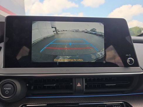 Used 2025 Toyota Prius XLE AWD/4WD image 22