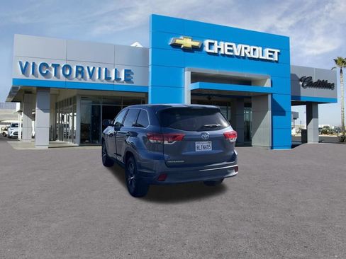 Used 2019 Toyota Highlander LE FWD image 7