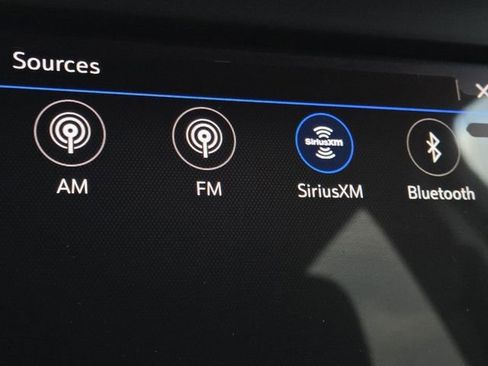 Used 2022 GMC Terrain SLE w/ Driver Convenience Package image 4