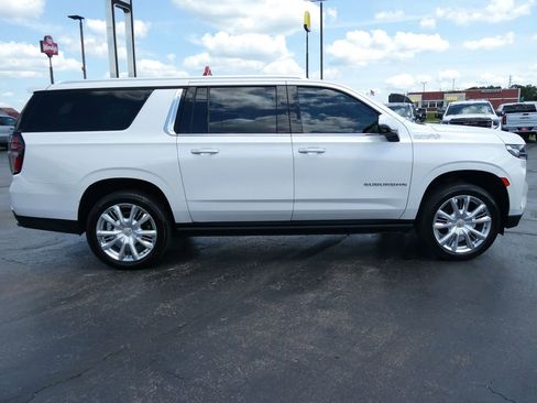 Used 2021 Chevrolet Suburban High Country AWD/4WD image 4