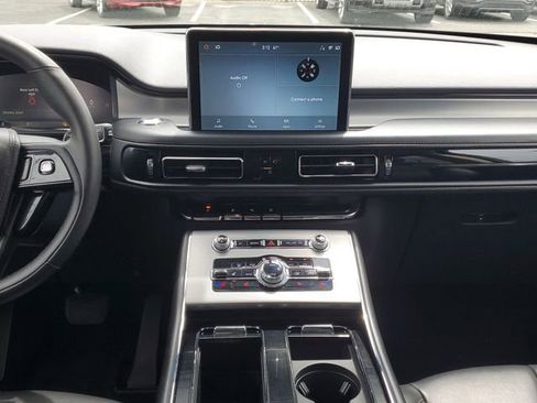 Used 2023 Lincoln Aviator AWD w/ Premium Package image 24