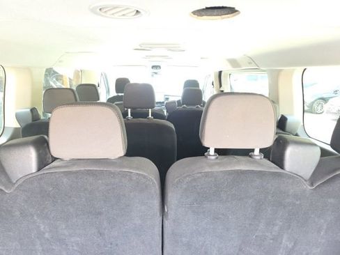 Used 2023 Ford Transit 350 XLT image 5