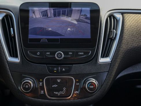 Used 2022 Chevrolet Malibu LS image 34