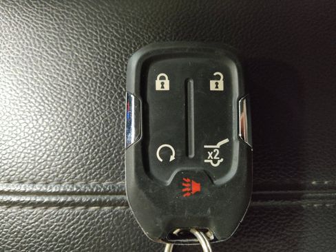 Used 2023 GMC Terrain SLT image 32