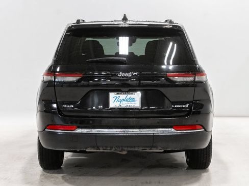 Used 2024 Jeep Grand Cherokee Laredo AWD/4WD image 29